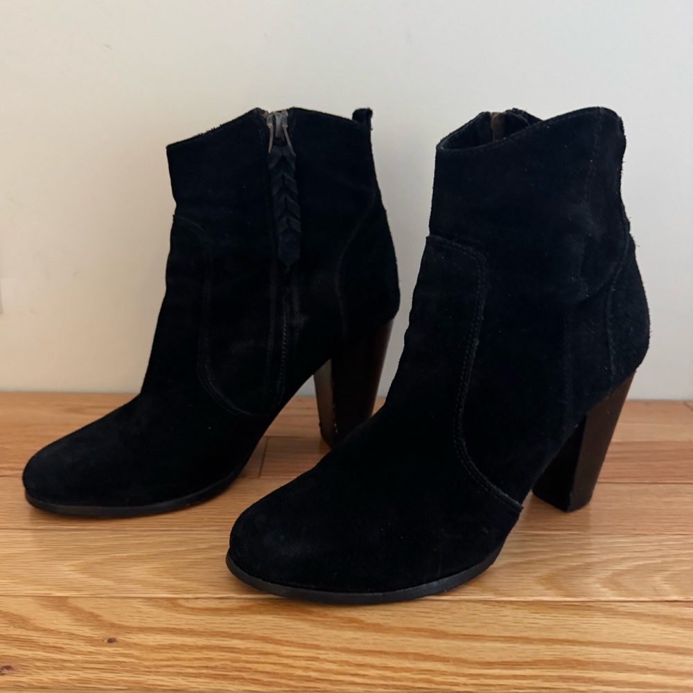 Joie Dalton Western Black Suede Zip Ankle Boots. Stacked heel, size 8.5